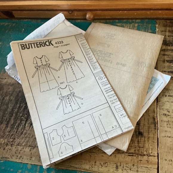 4 Patterns Dresses & Suits. Butterick 4333 & 5932, Simplicity 7238, See/Sew 5298 - Picture 10 of 10